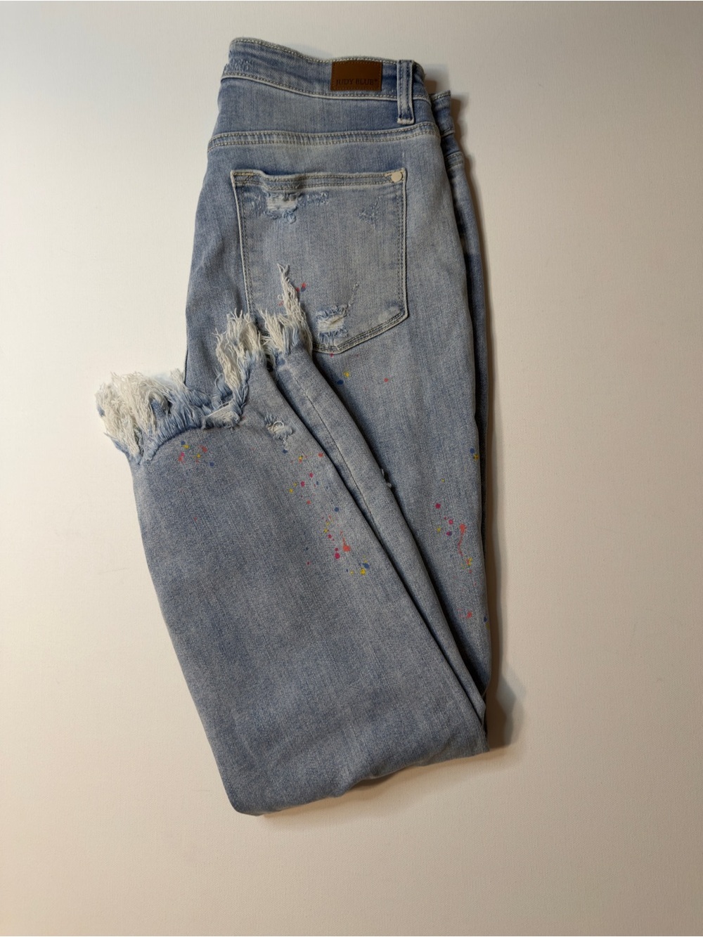 EUC Women's Judy Blue Los Angeles Distressed Paint-Splatter Size 11/30 Boyfriend